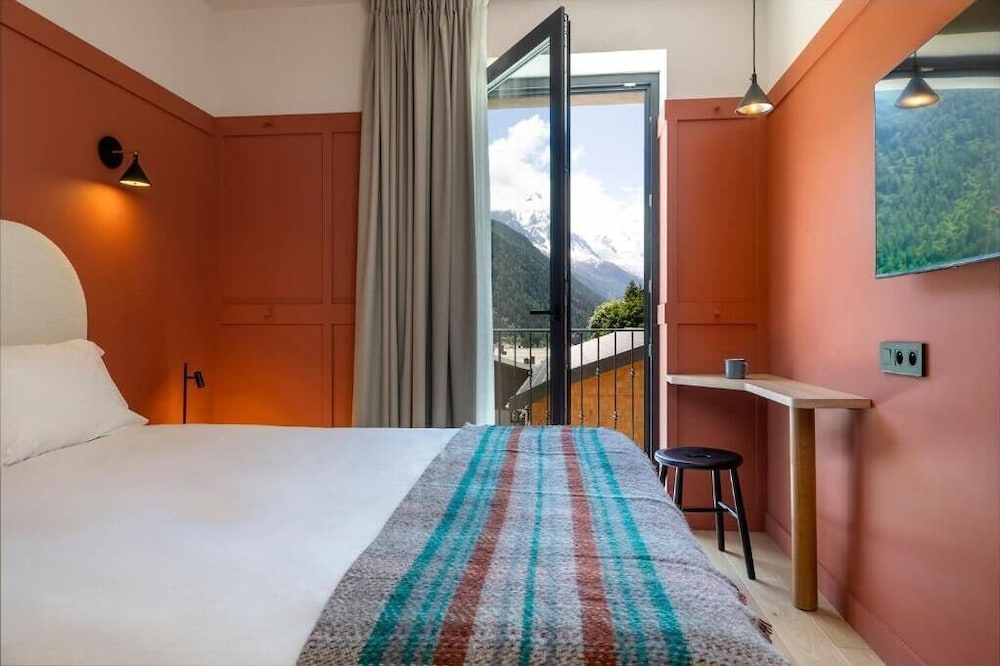 ROOM, SINGLE, DOUBLE BED