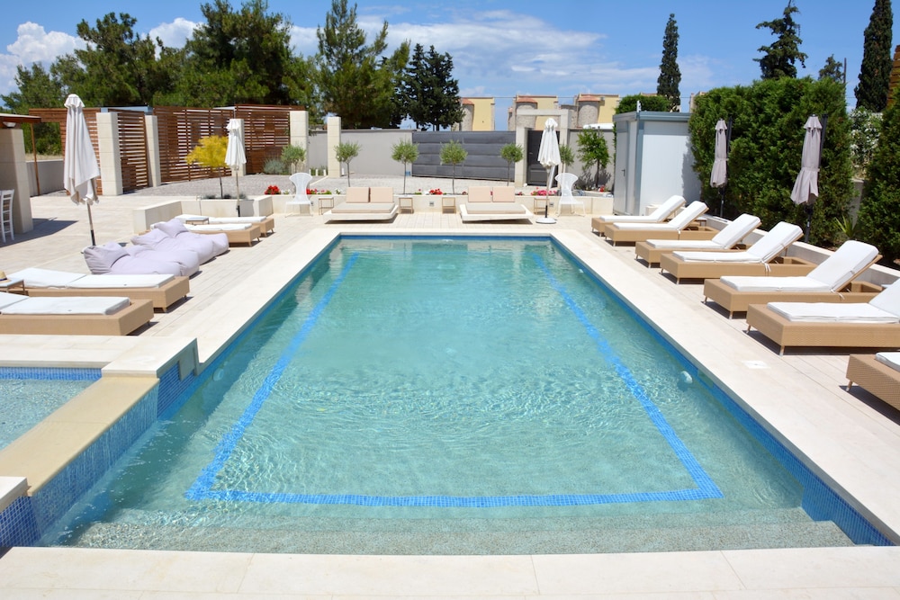 Niovi Boutique Apartments 26/30
