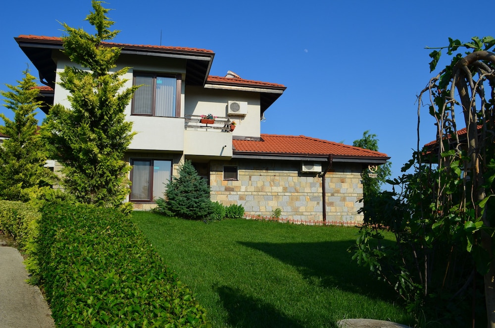 Villa On The Black Sea 29/38