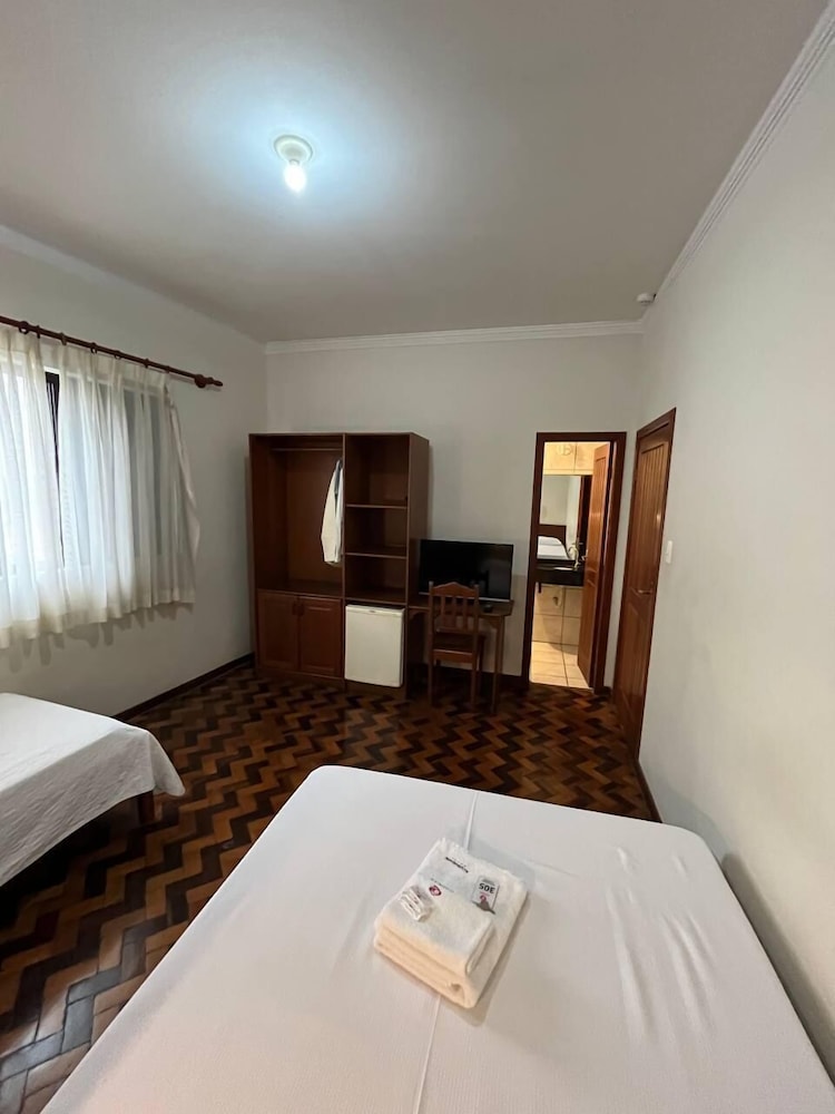 Acomodare Hotel 10/43