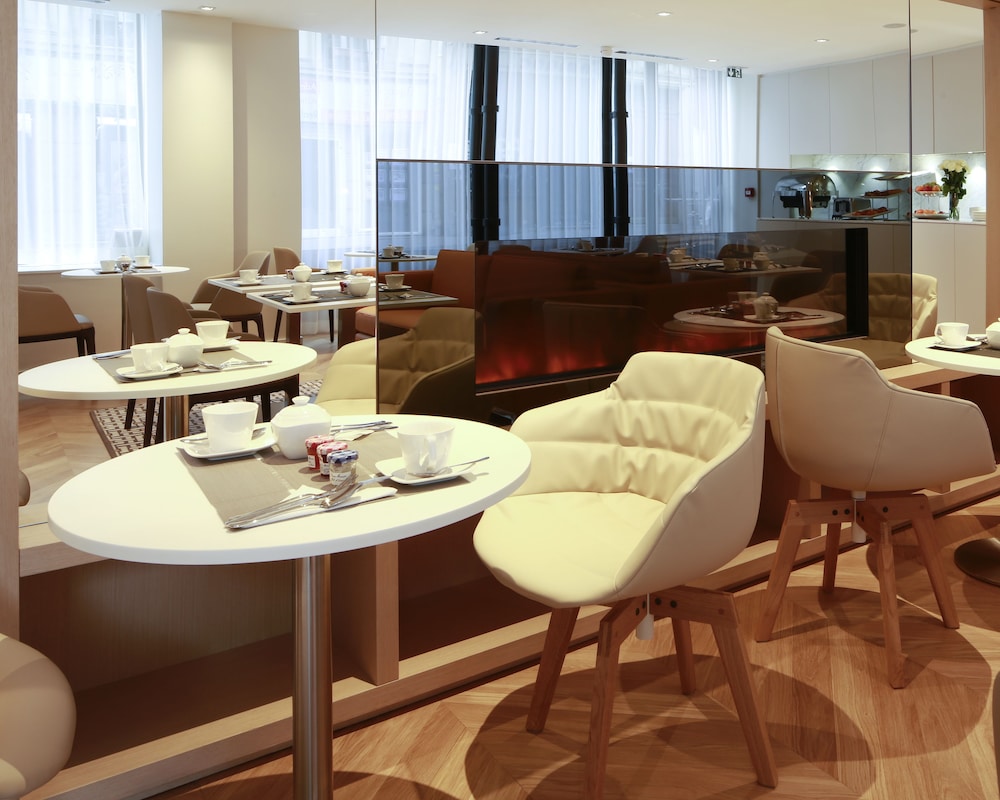 Hotel R de Paris 55/64
