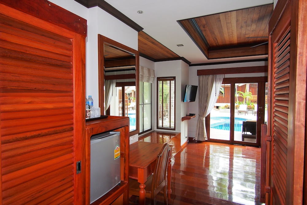 Blue Diamond Resort 49/73