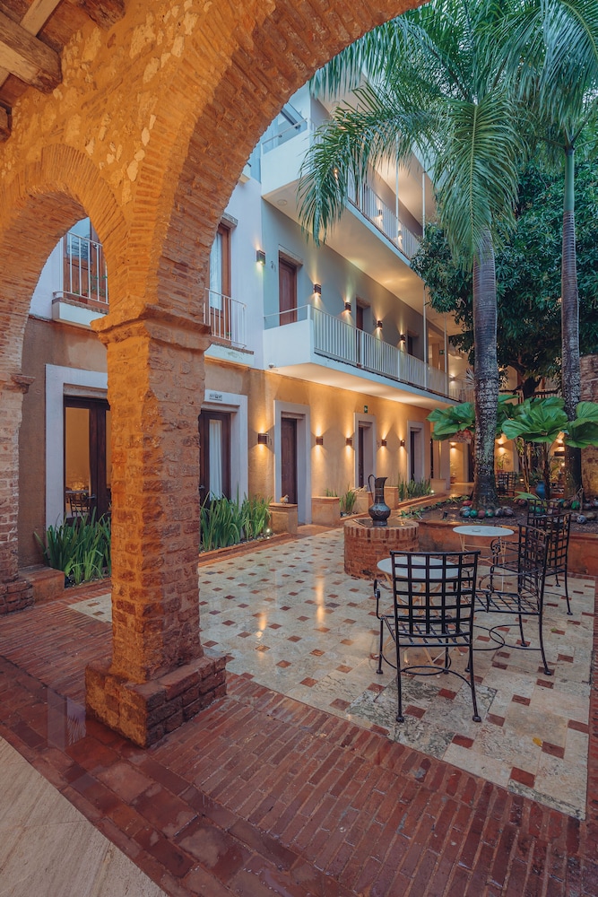LUCA HOTEL 8/63