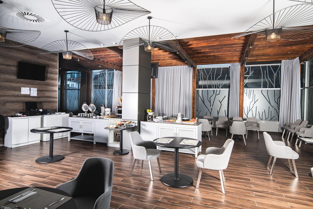Hotel Rennova 44/70