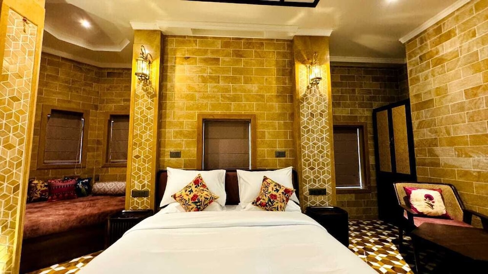 Heritage, Suite, King Bed, Fort View