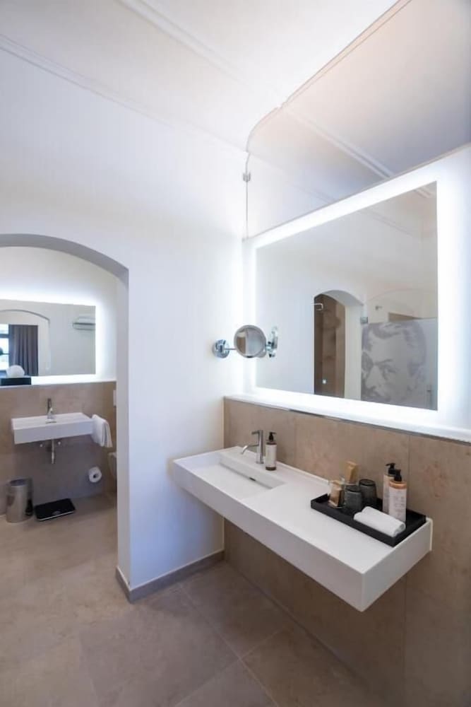 Maxim Suites by Elias Holl 40/42