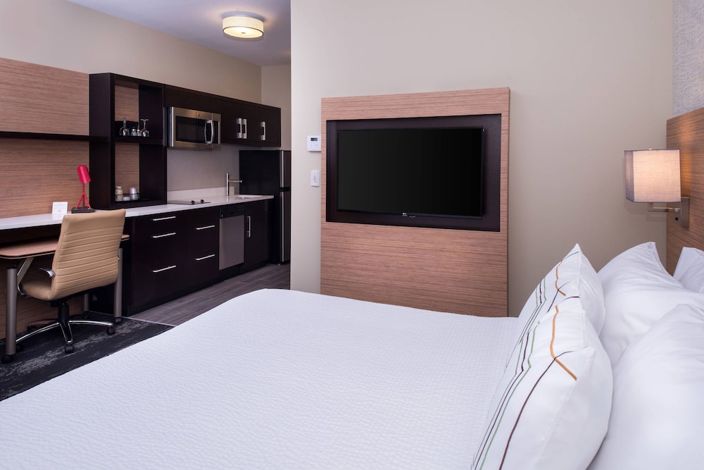 Towneplace Suites Saskatoon 6/30