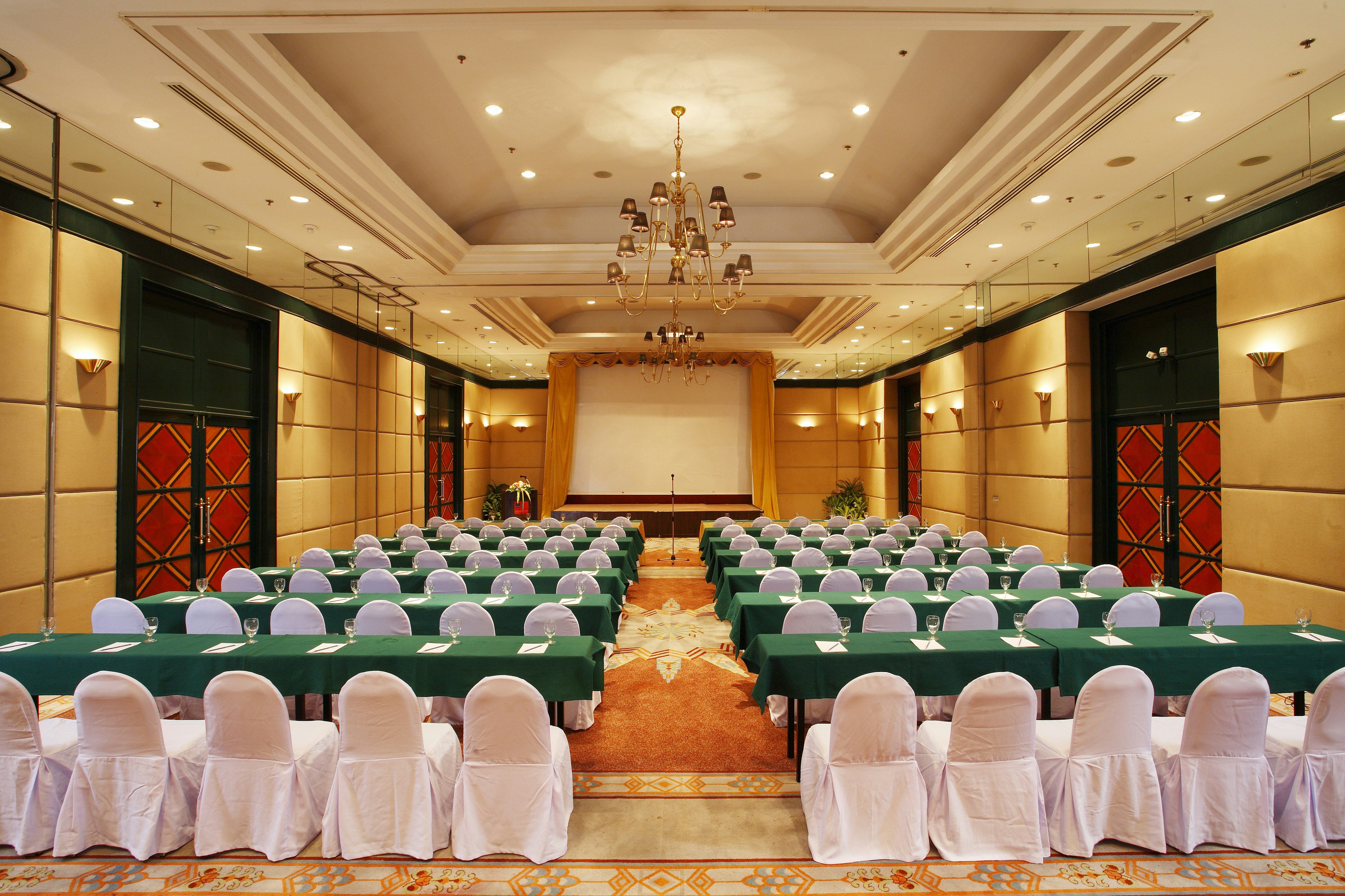 Centara Hotel Hat Yai 72/79