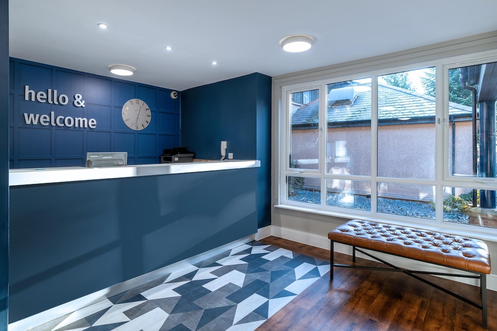 Travelodge Aberdeen Airport 6/25
