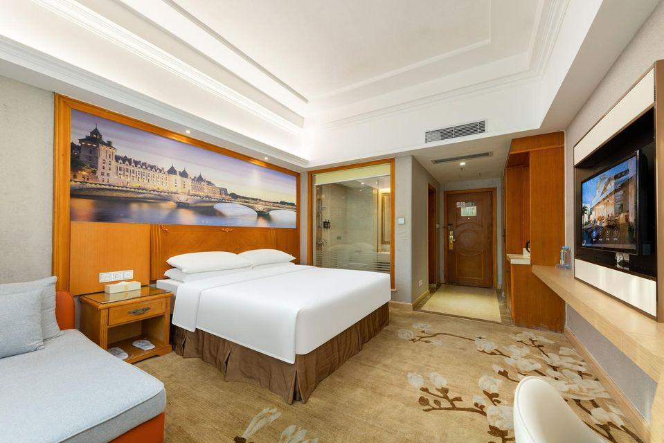Deluxe, Double Bed