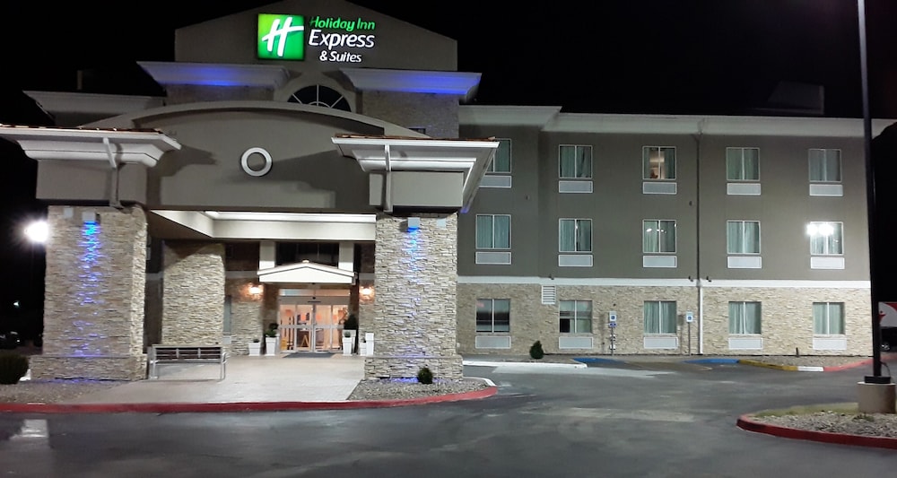 Holiday Inn Express and Suites Woodward Hwy 270 3/46