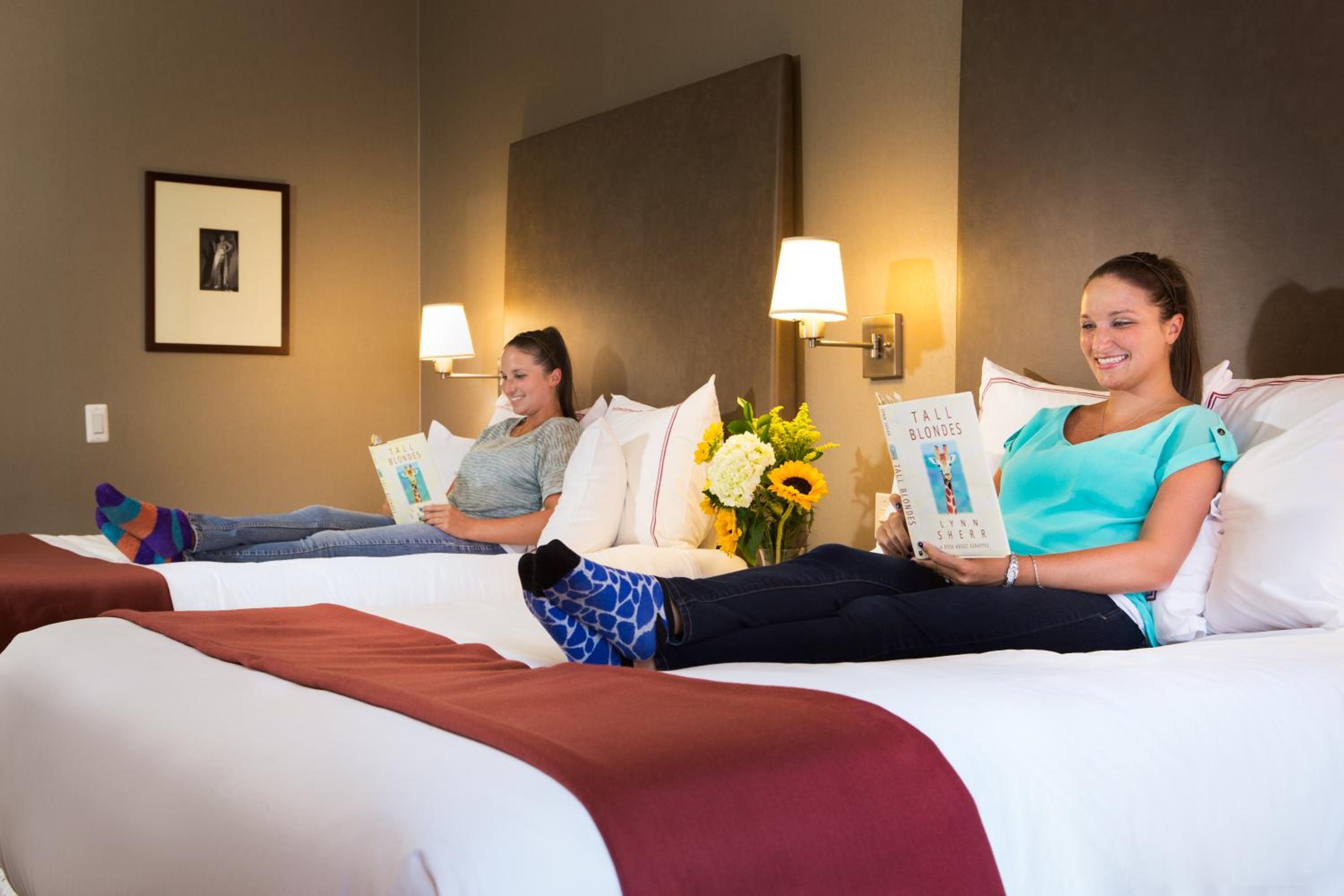 غرفة رباعية بشرفة، Hotel Giraffe 7/9