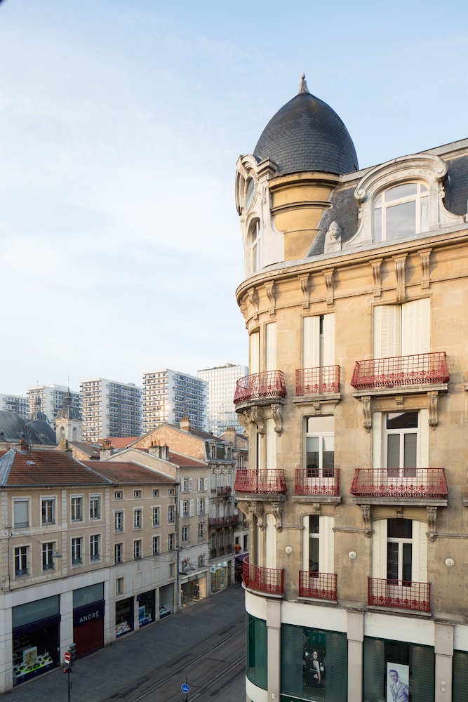 La Suite 35 1/28