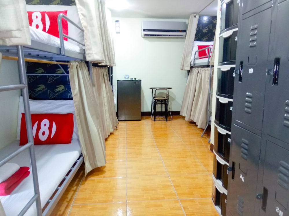 8Hostel 36/50
