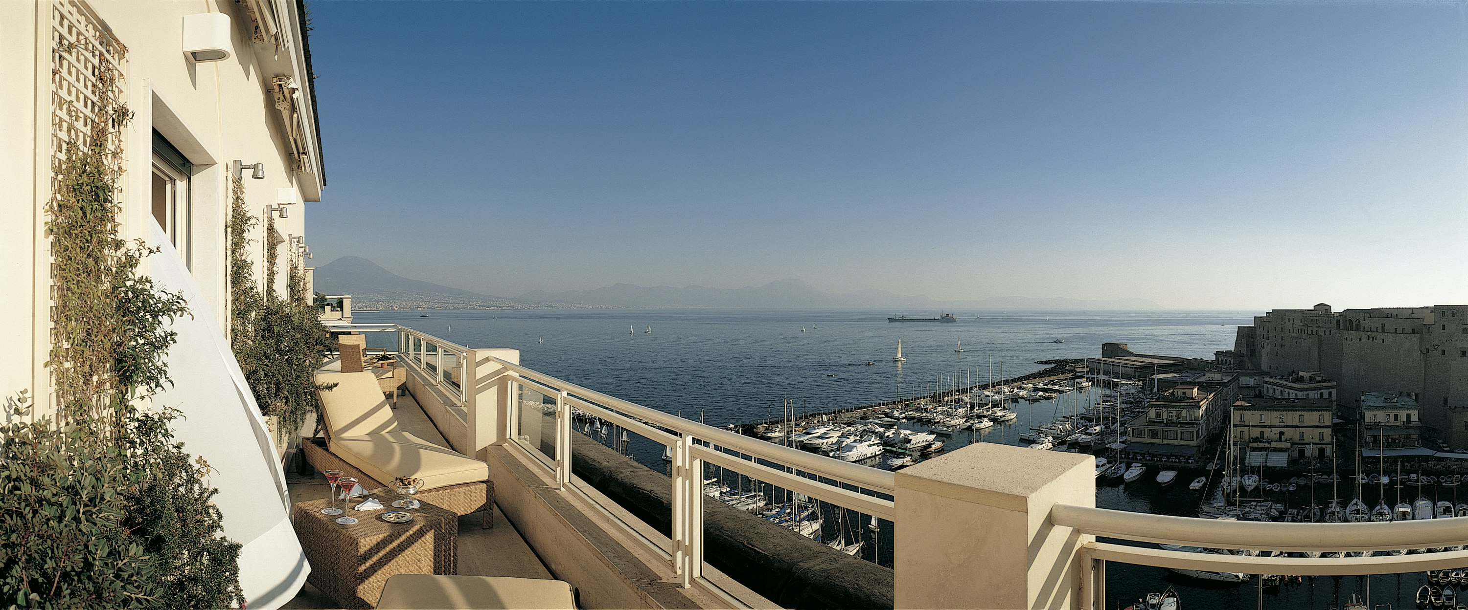 Grand Hotel Vesuvio Naples 47/50