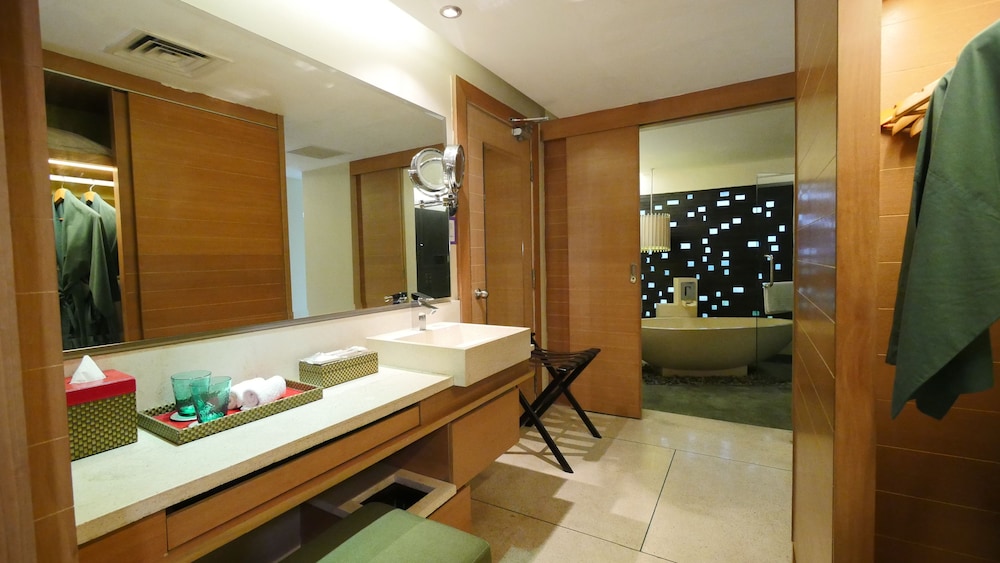 Cyberview Resort And Spa 33/66