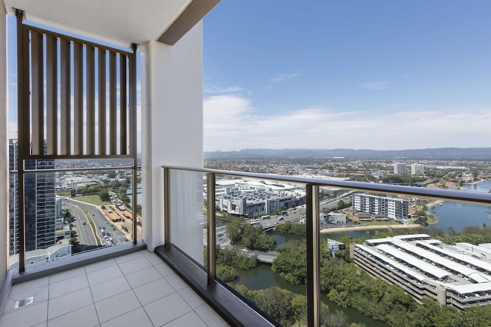 Avani Broadbeach Residences 34/74
