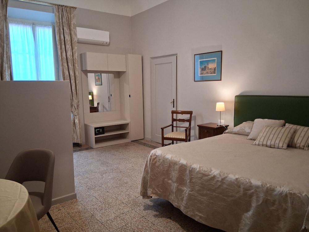 Tourist House 27/73