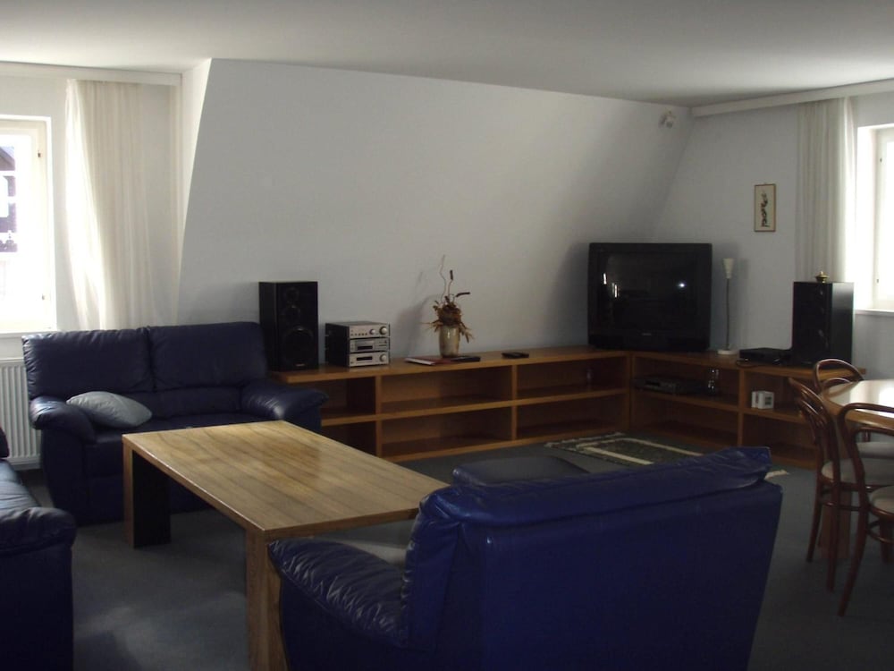 Apartments Holiday Pec 15/28