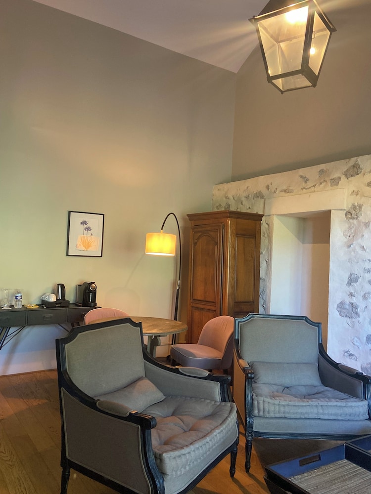 CHATEAU DE FERE HOTEL 25/50