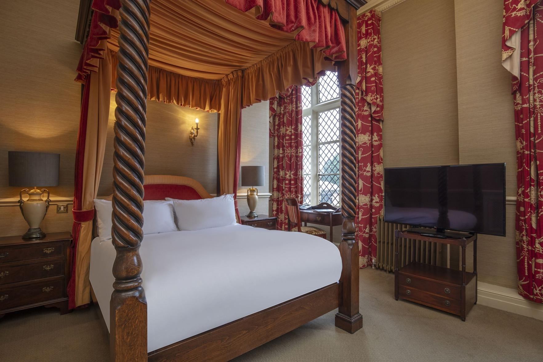 Four Poster