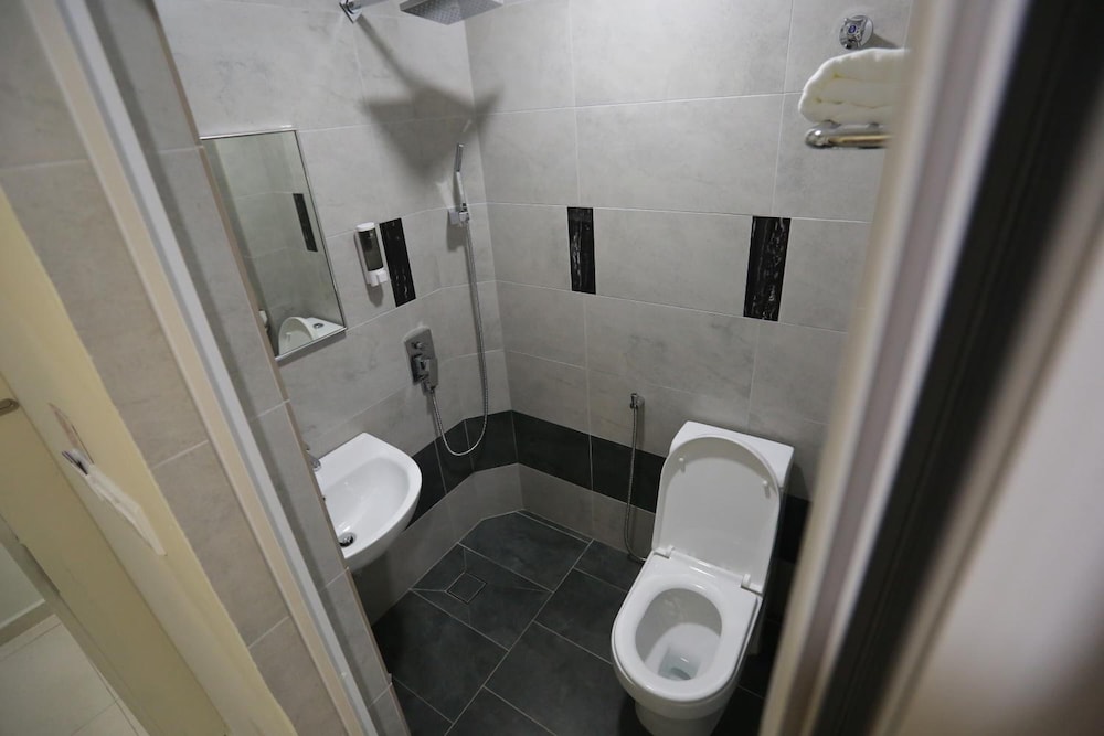 Pantai Regal Hotel 46/50