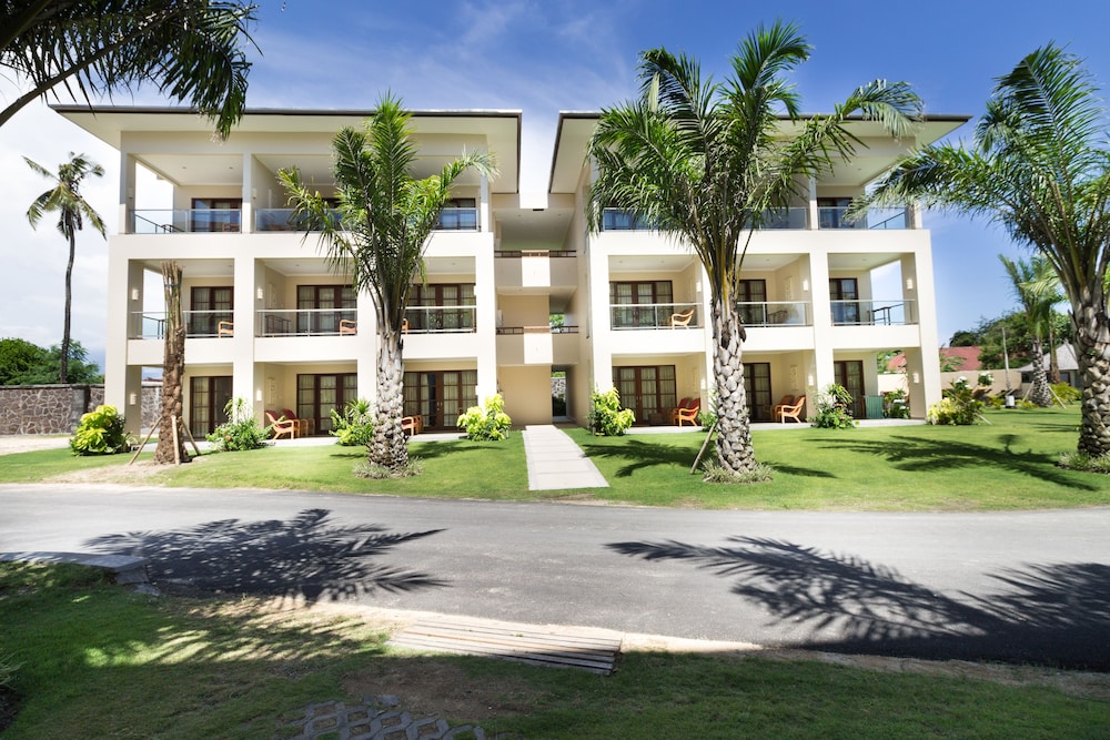 Peninsula Bay Resort 3/50
