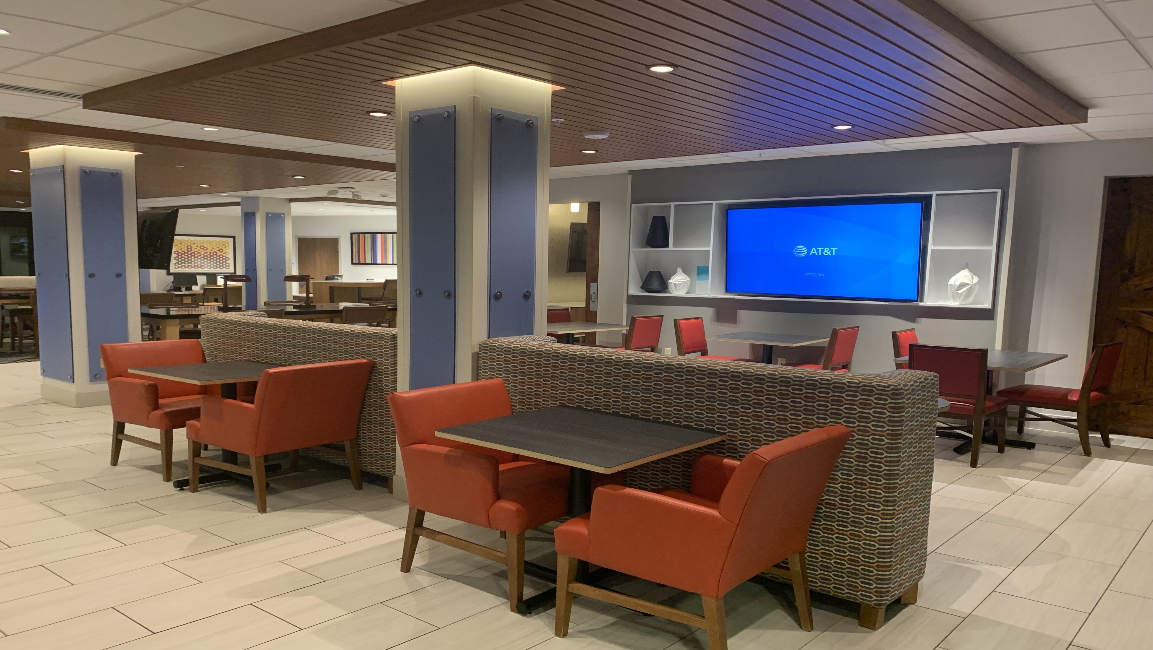 Holiday Inn Express Suites Middletown 32/33