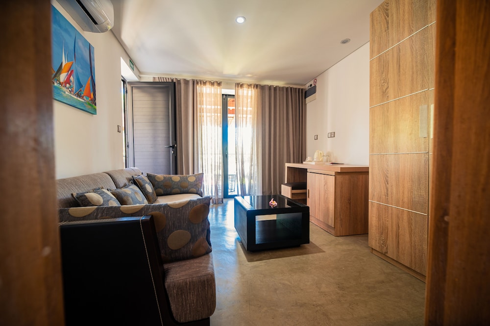 Toparadis Guest House 14/36