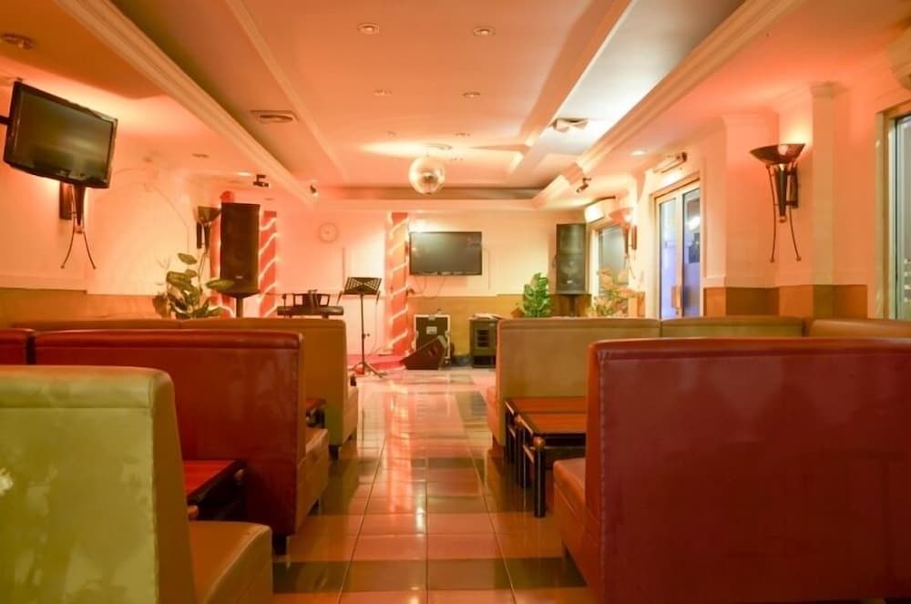 Puri Mega Hotel 6/28