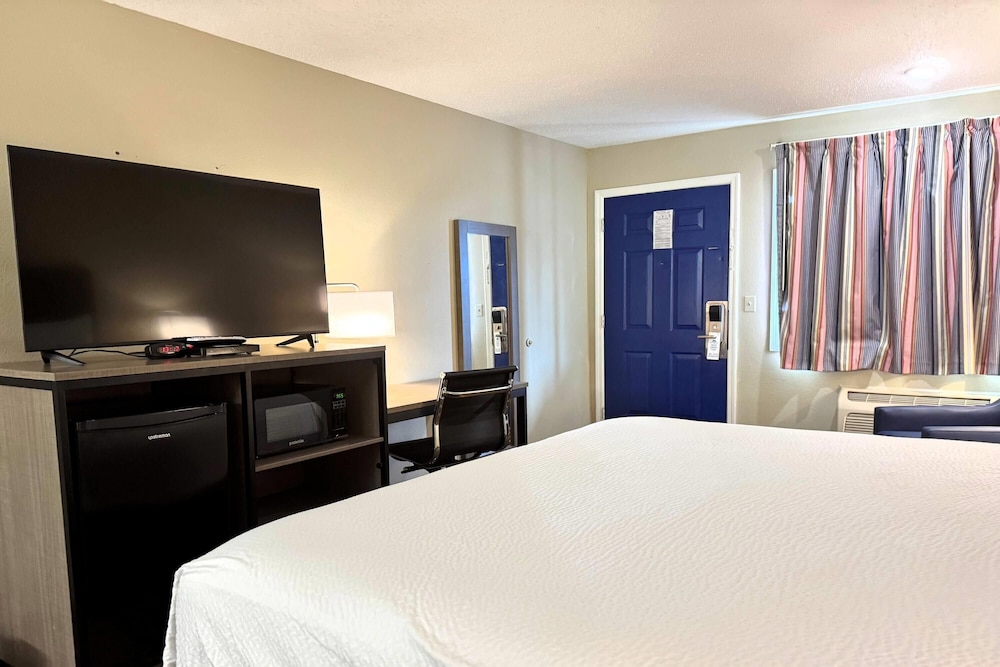 Travelodge by Wyndham Thomasville AL 15/50