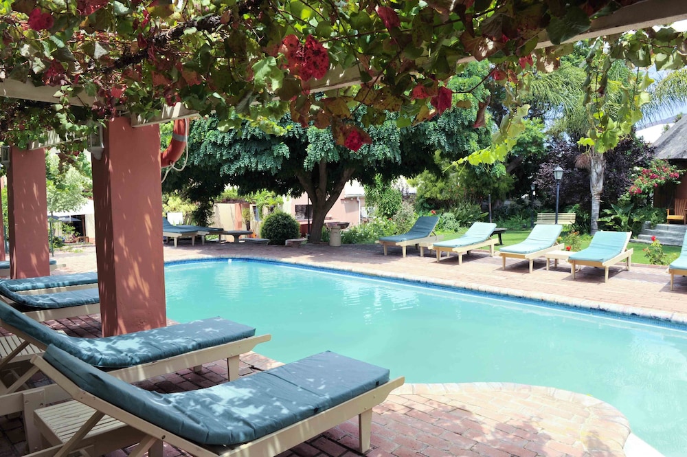 Montagu Country Hotel 3/89