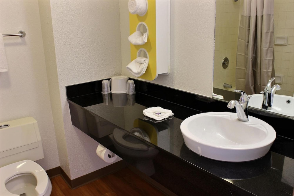 Motel6 San Simeon, CA - Hearst Castle Area 22/63