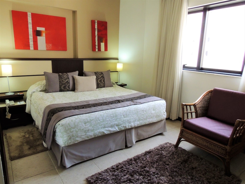 Mondrian Suite Hotel 39/82