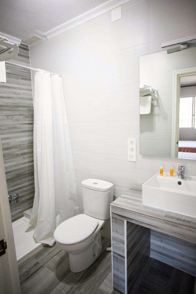 Hostal Alba 46/50
