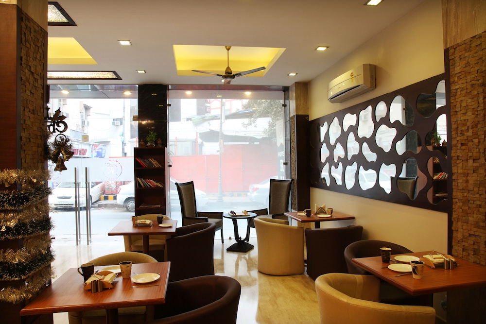 RUPAM HOTEL 62/72