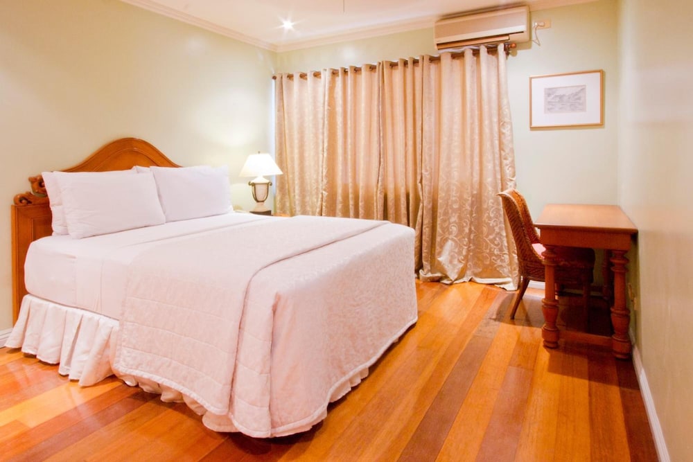 Sophia Suites Residence Hotel 10/45