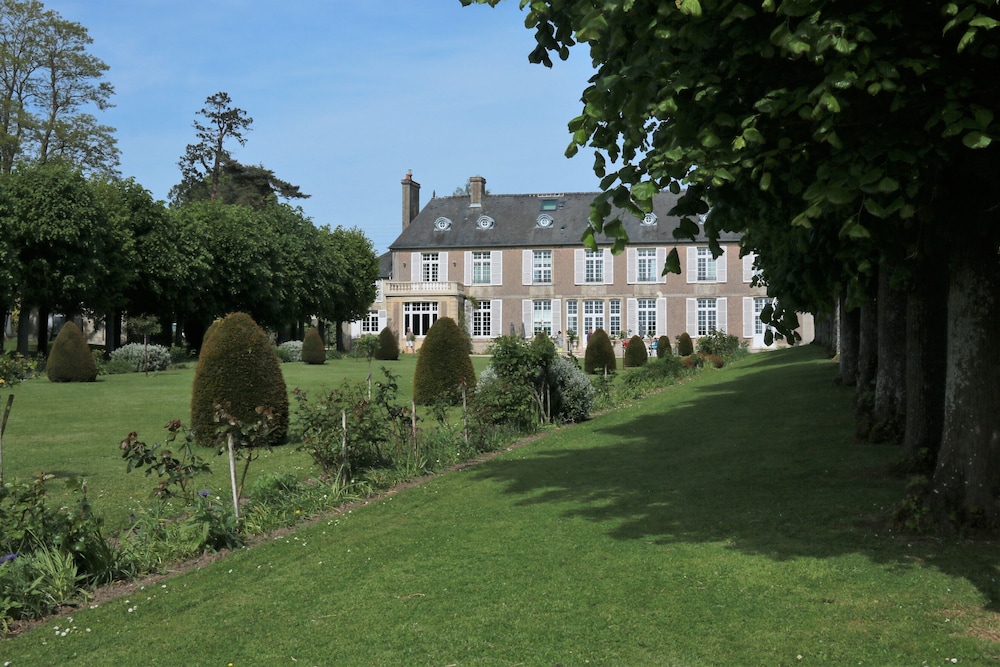 Domaine De Bayeux 60/69