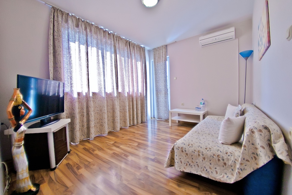 Hotel Amfora 48/69