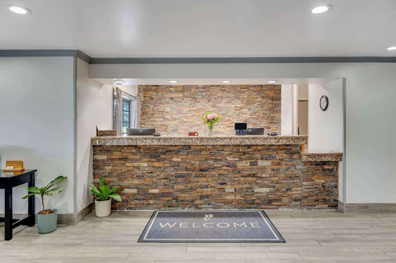 Country Inn & Suites By Radisson Grand Rapids Airport Mi 7/40