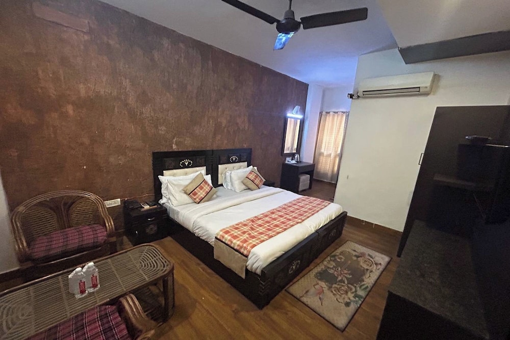 Arihant Inn 16/53