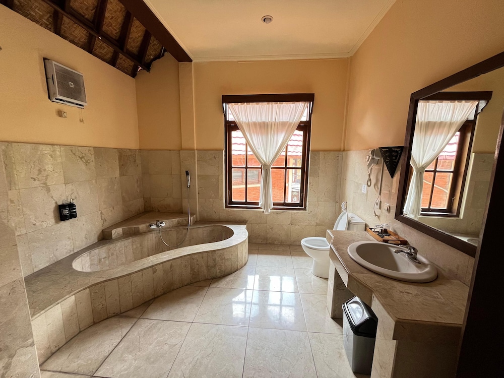 Pande Permai Bungalows 22/47