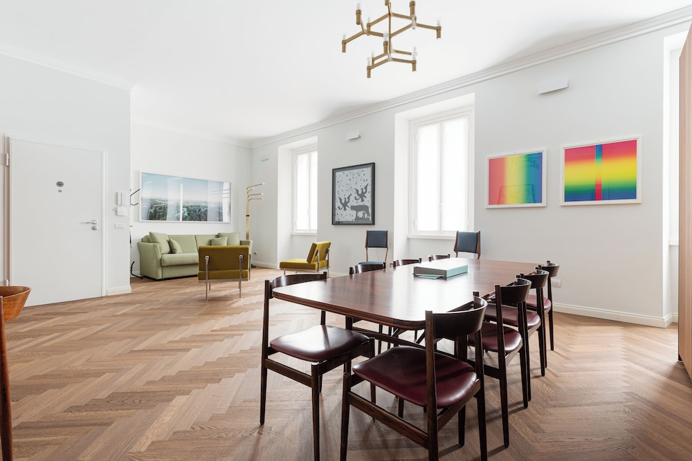 Brera Apartments In San Babila 36/50