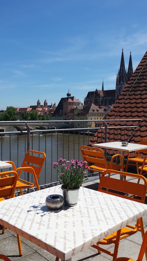 Sorat Insel-Hotel Regensburg 32/50