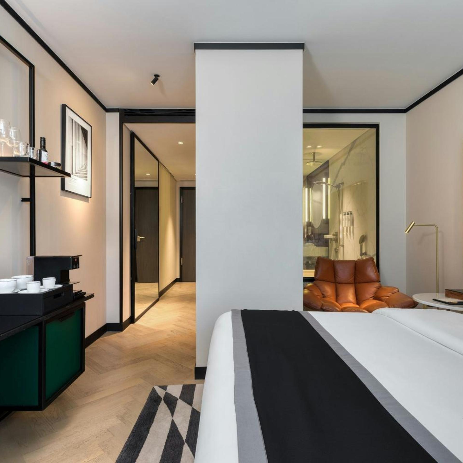 Guest Room, Standard, King Bed, Partial View