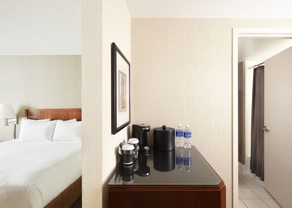 Hyatt Rosemont Near O Hare 14/64
