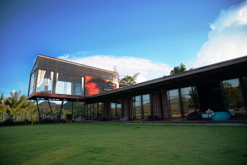 The River Life Resort 63/67
