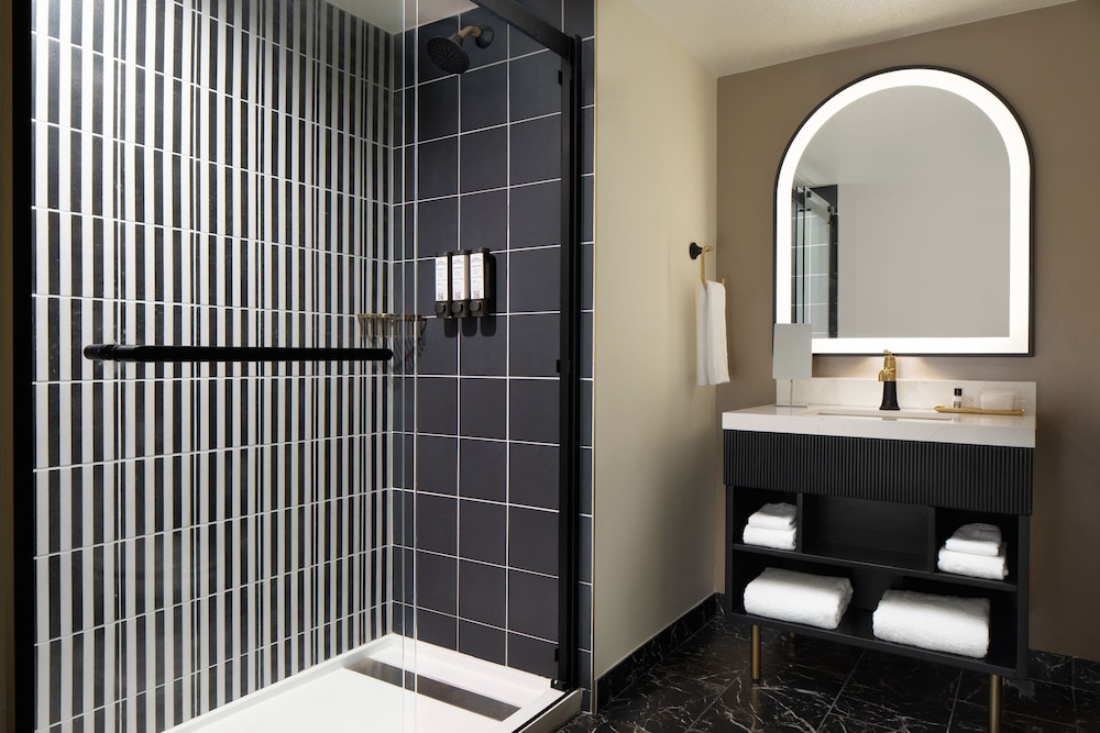 LaSalle Boutique Hotel 36/39