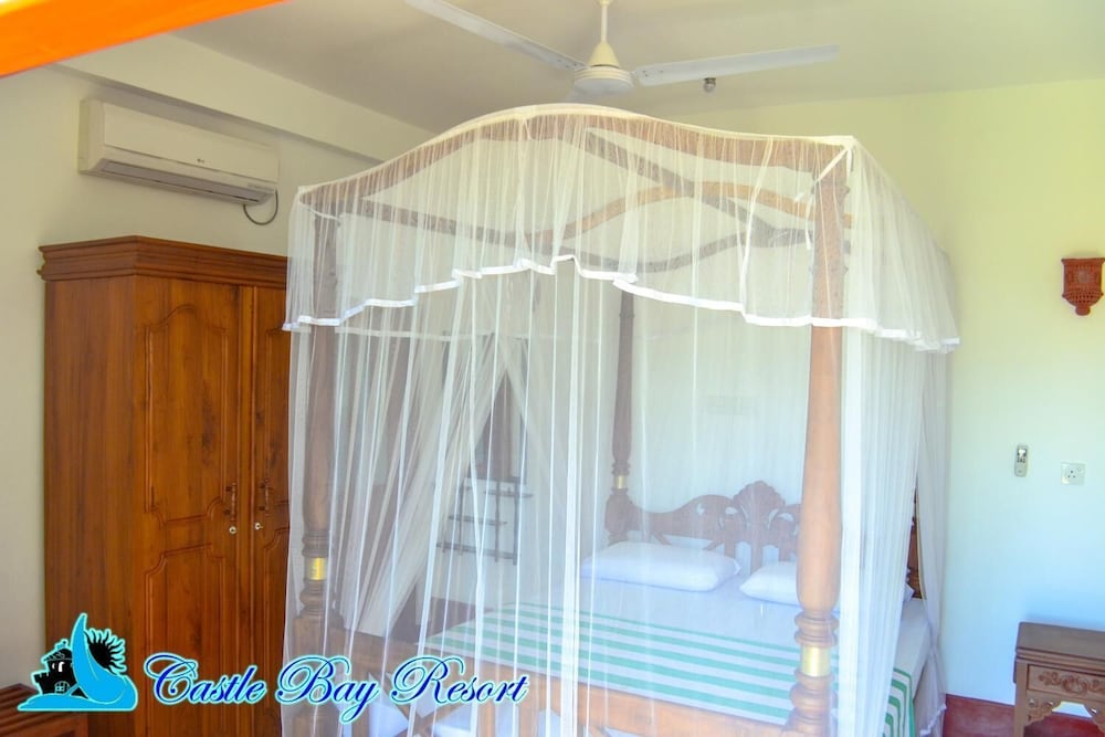 Castle Bay Resort 18/39