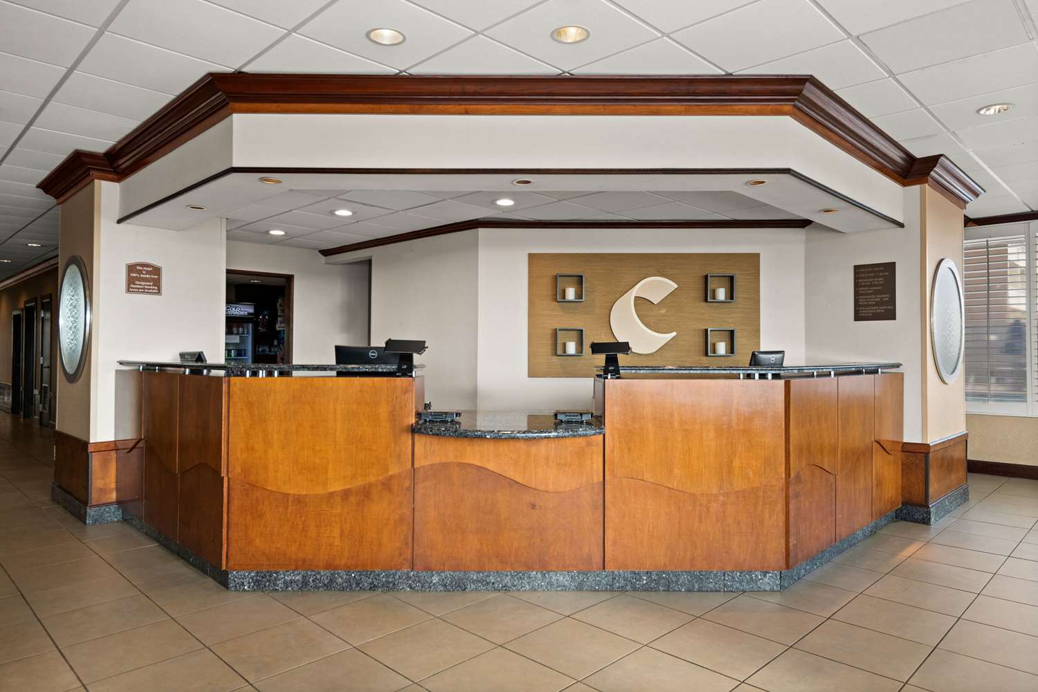 Comfort Inn On The Ocean 1/16